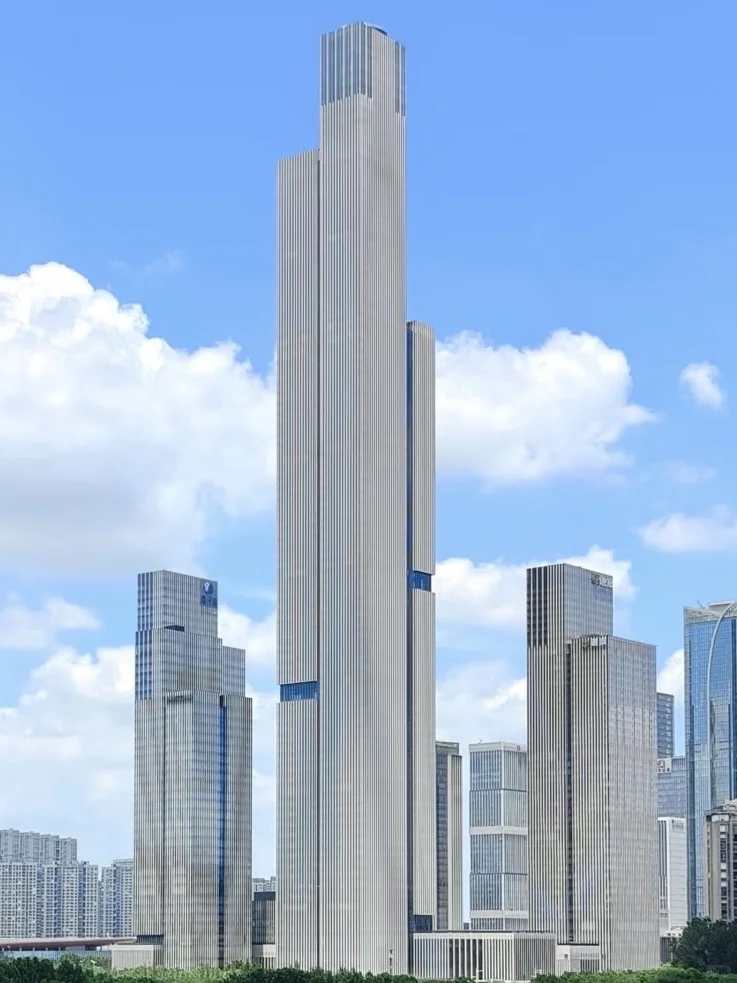 国内最高级的楼大概就是南京金融城了吧