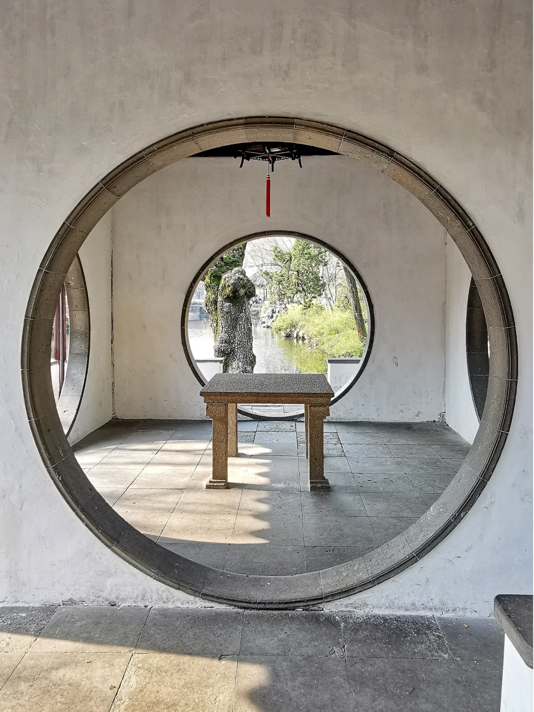 拙政园,别具一格的梧竹幽居亭