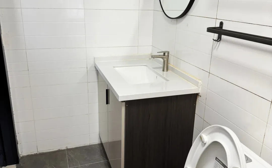 个人转租 雨花区一室一厅带燃气 1400/月