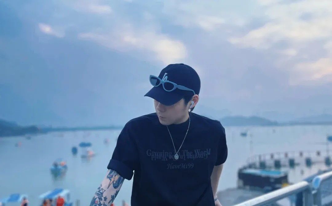 真是日子好了 都混上地陪了