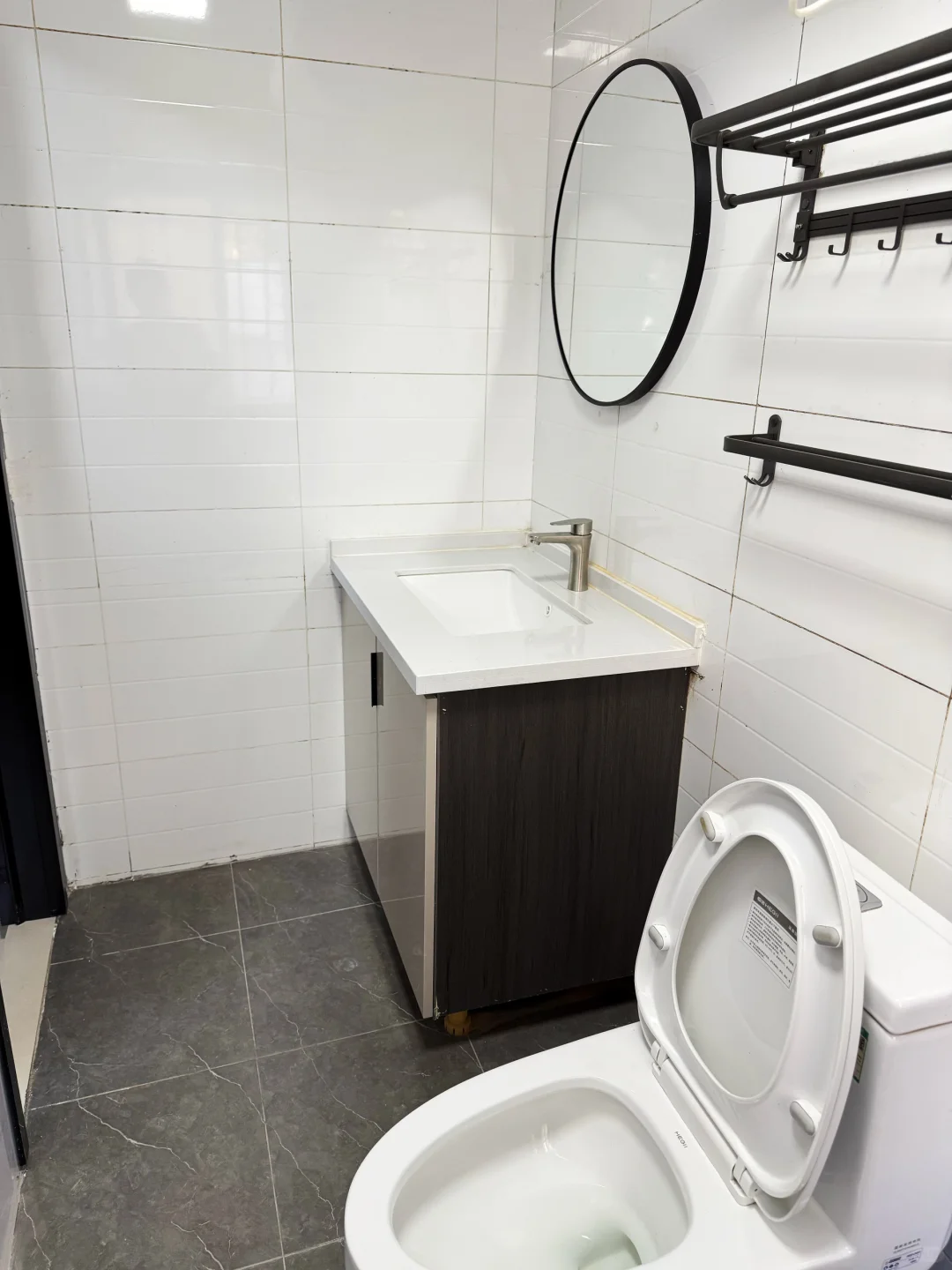 个人转租 雨花区一室一厅带燃气 1400/月