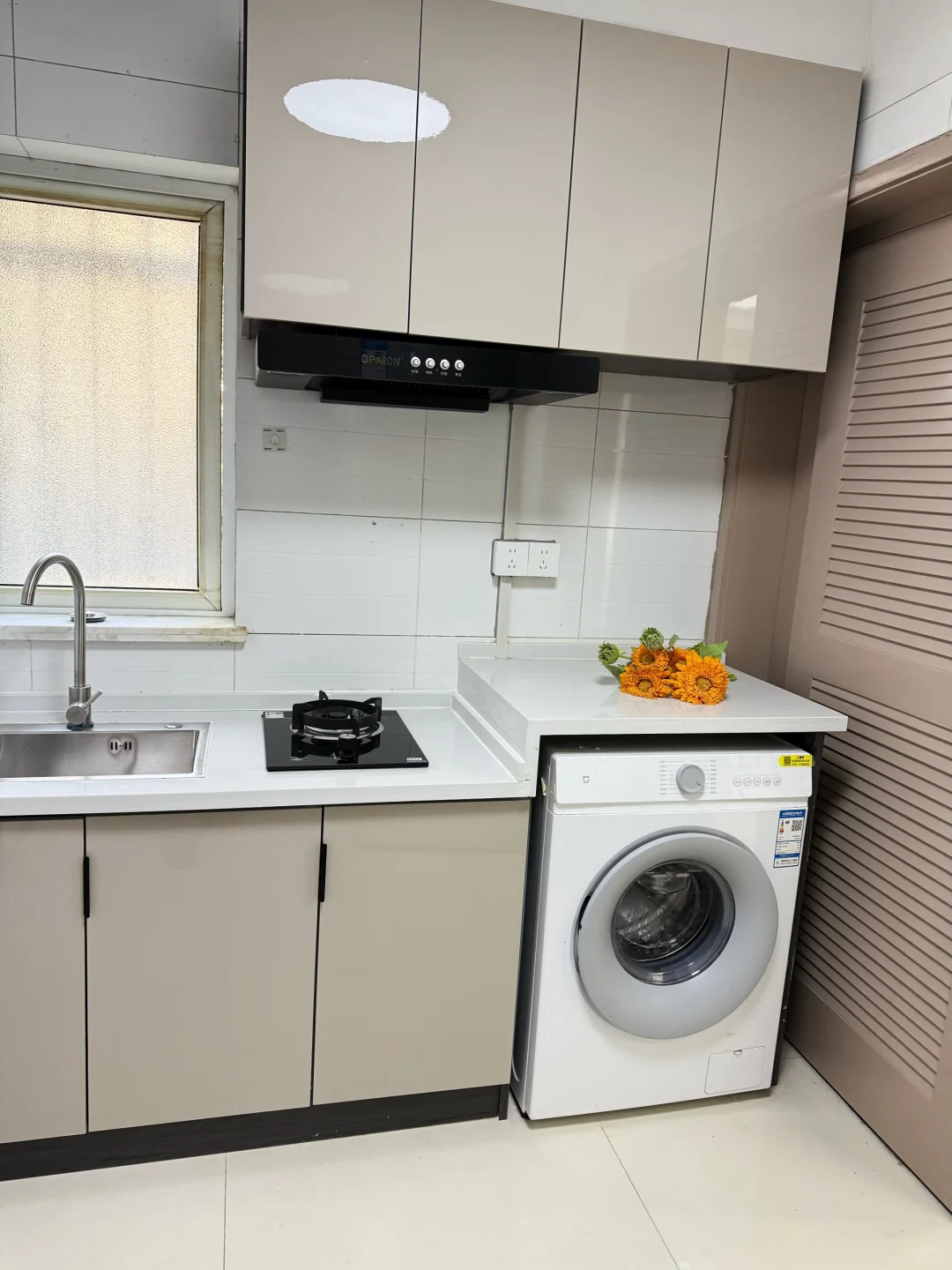 个人转租 雨花区一室一厅带燃气 1400/月