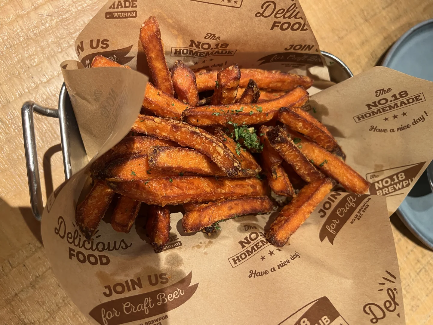 南京万象天地18号酒馆