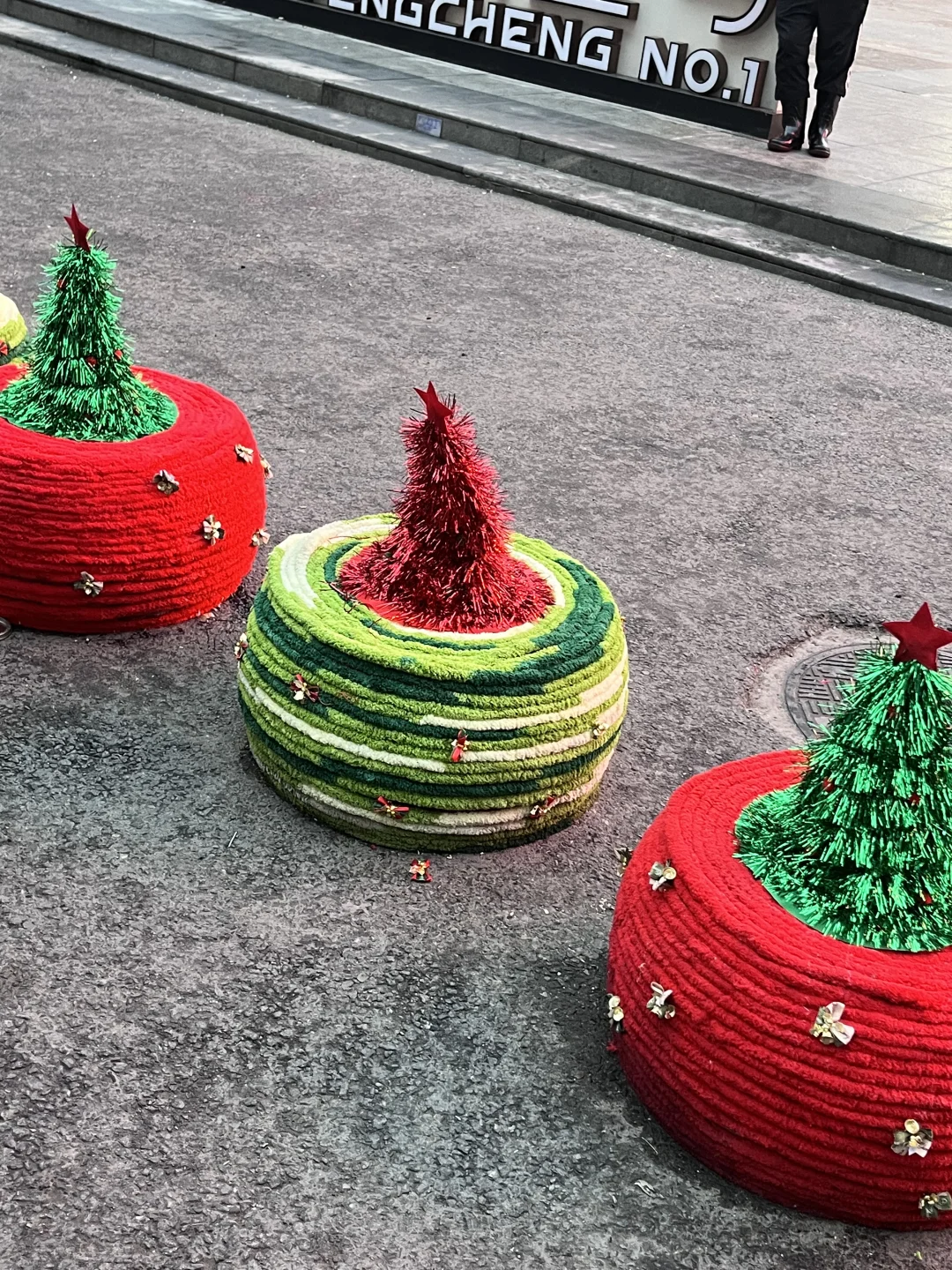 徐州的石墩子都穿上毛衣了