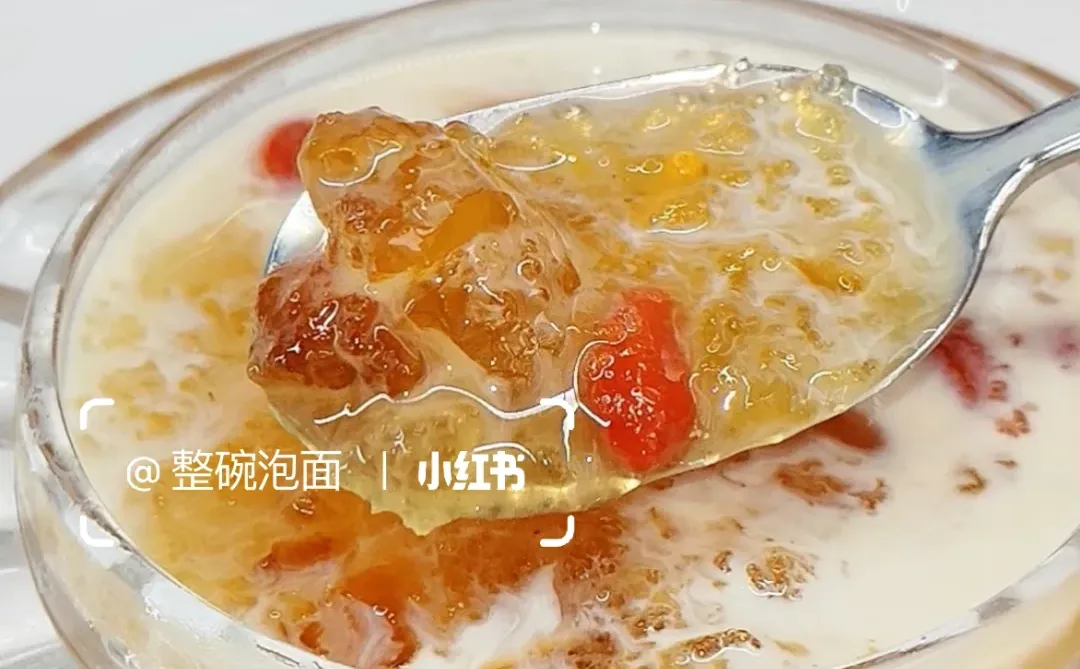 徐州生物工程学院|桃胶雪燕炖奶上新