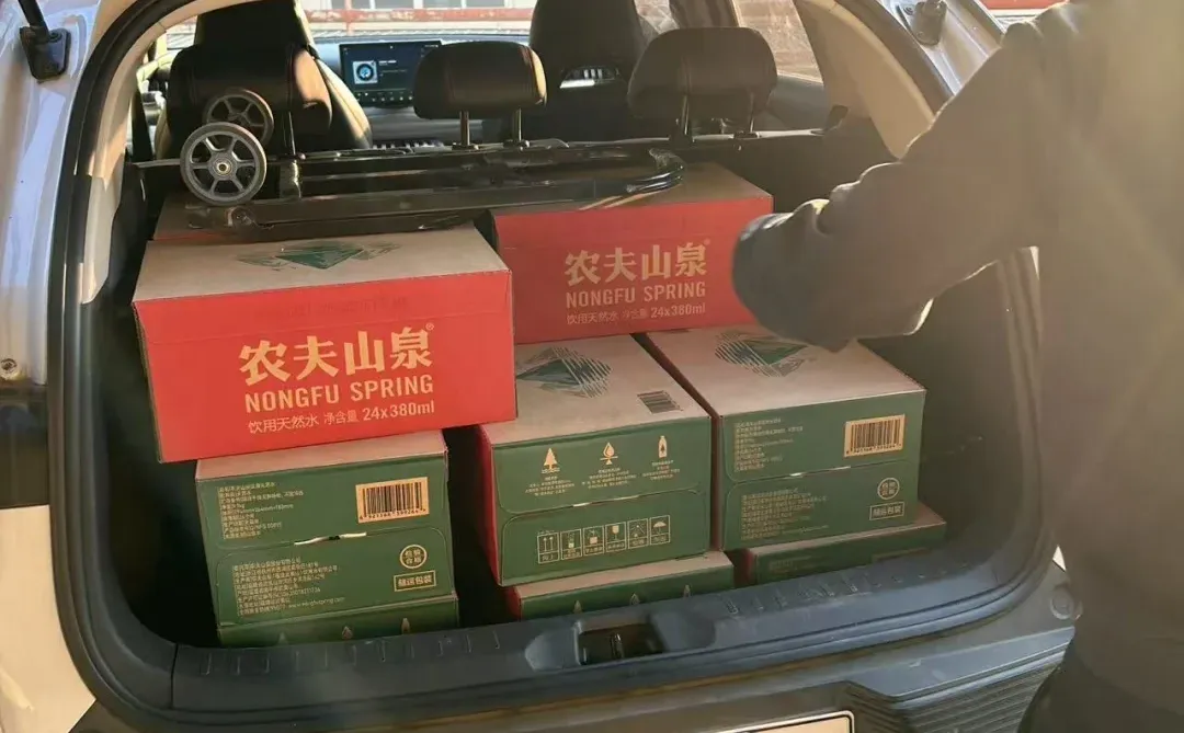 徐州矿泉水瓶装水饮料啤酒方便面八宝粥批发
