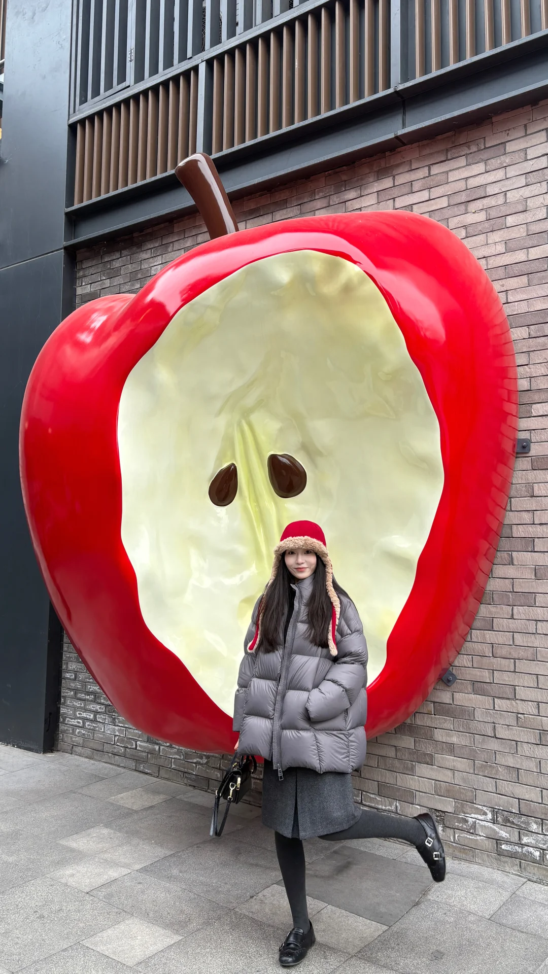 在徐州文庙惊现巨型🍎❗️这也也太好拍了吧❗️