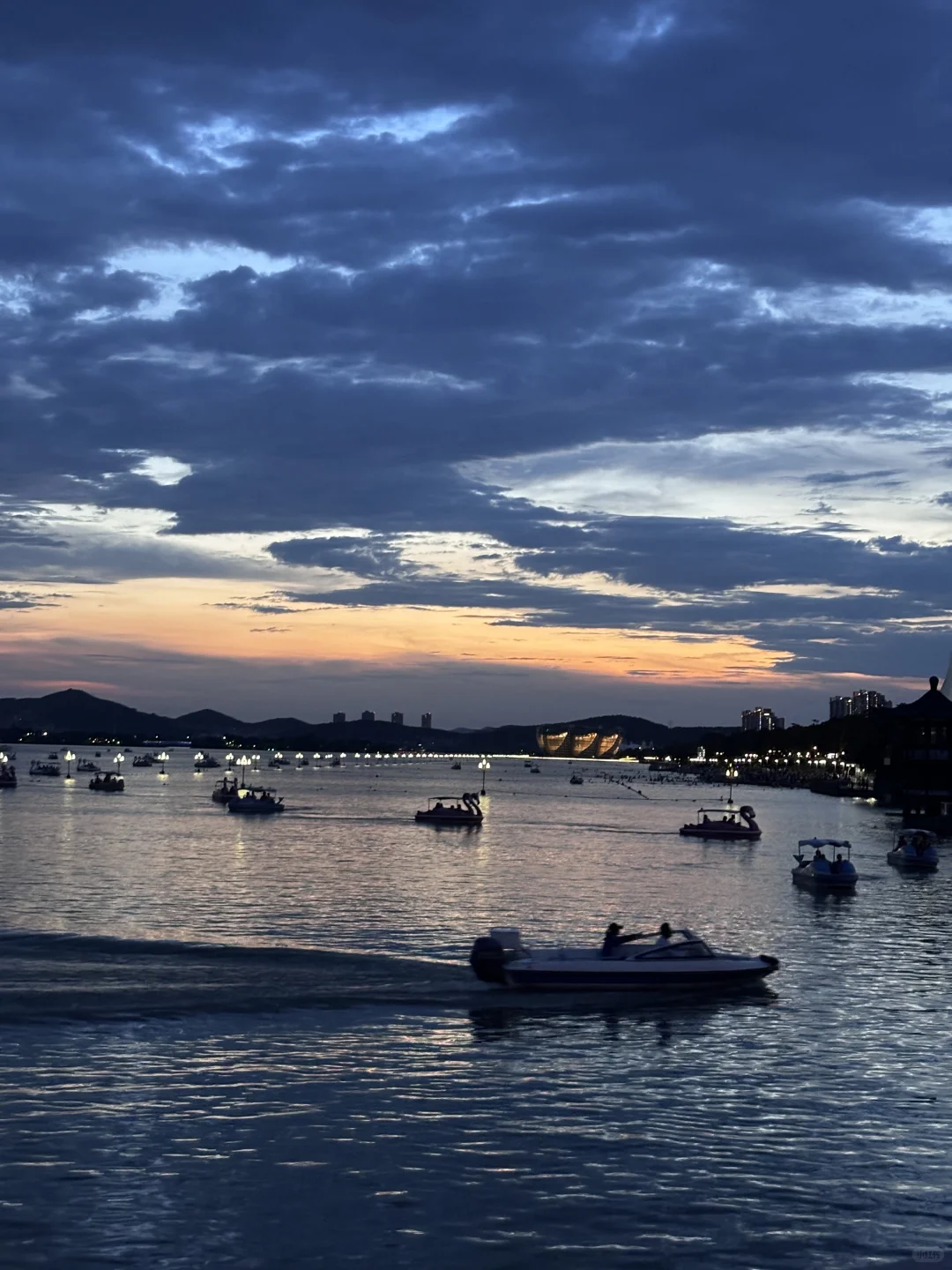 云龙湖蓝调时刻