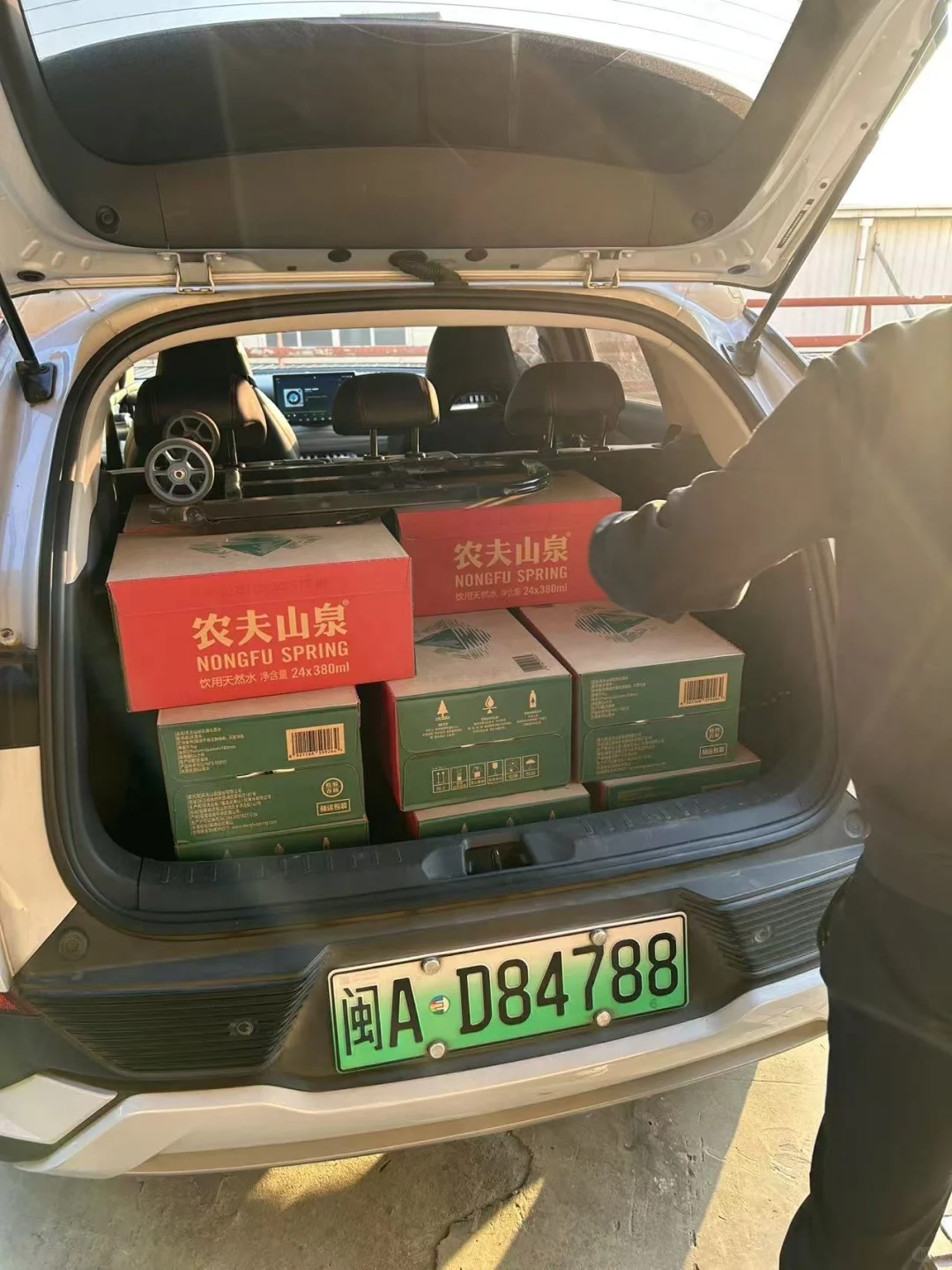 徐州矿泉水瓶装水饮料啤酒方便面八宝粥批发