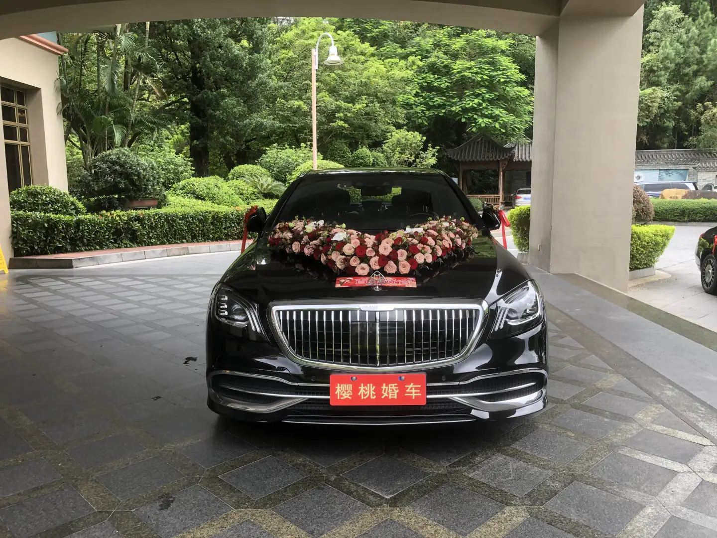 东莞婚车筹备指南：如何挑选合适车队档次，营造完美婚礼氛围？