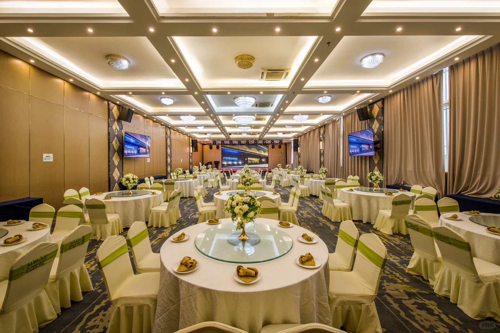 广州年会|适合200人的公司年会酒店