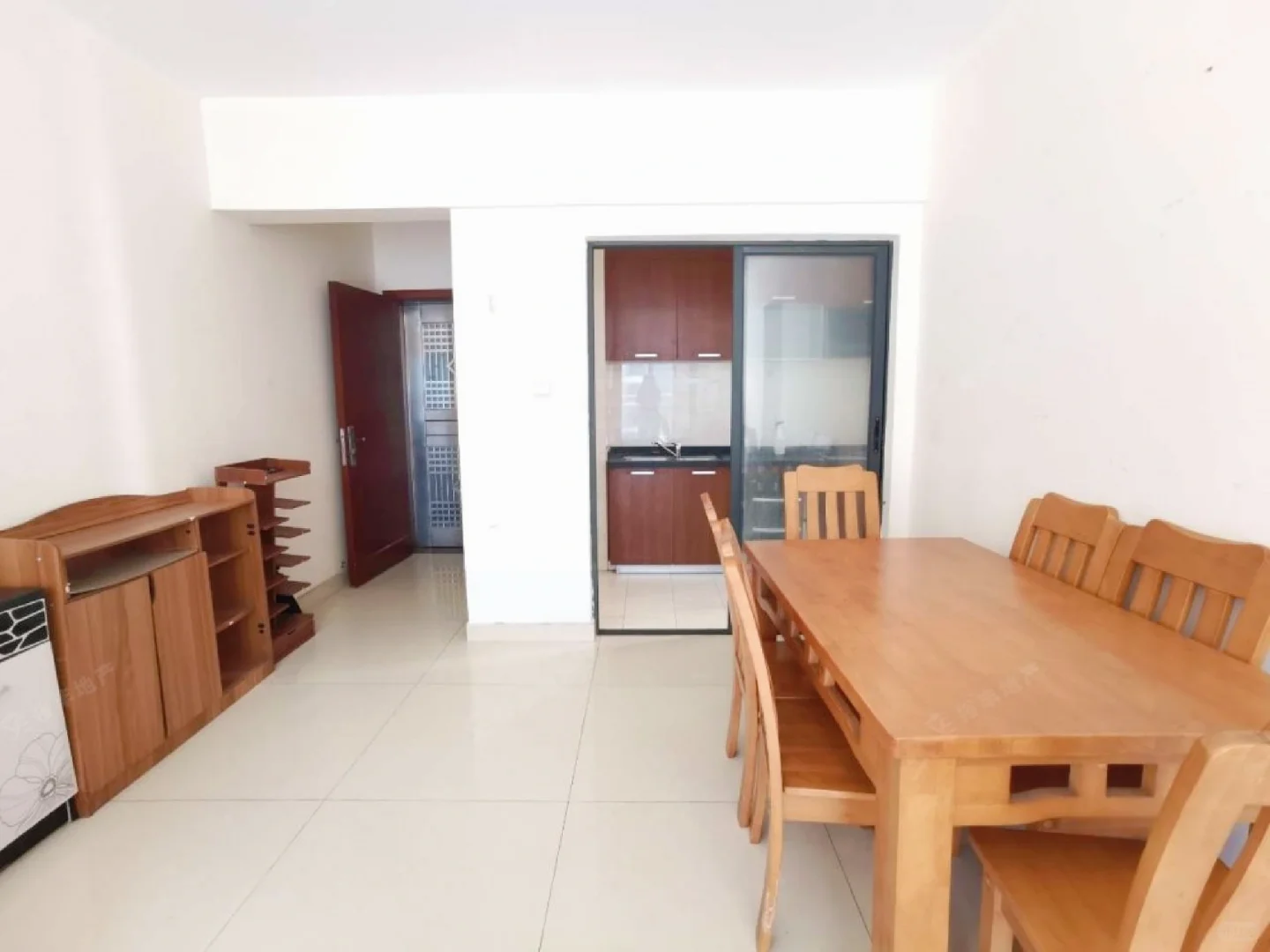 大沙东豫章苑电梯南向三房两卫3600求租