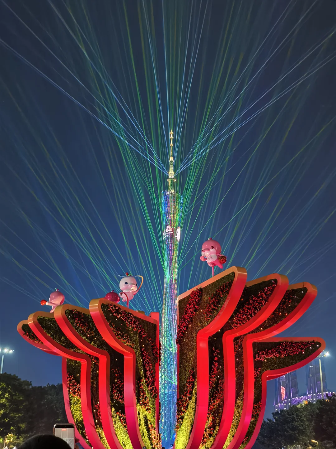 广州塔发癫了😅