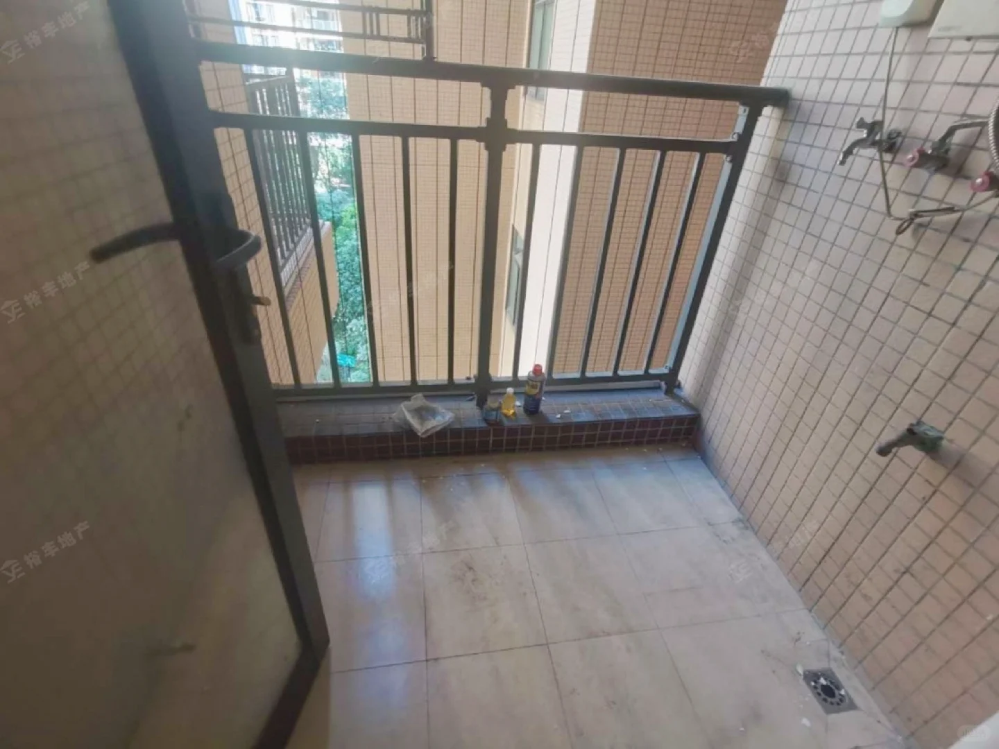 大沙东豫章苑电梯南向三房两卫3600求租