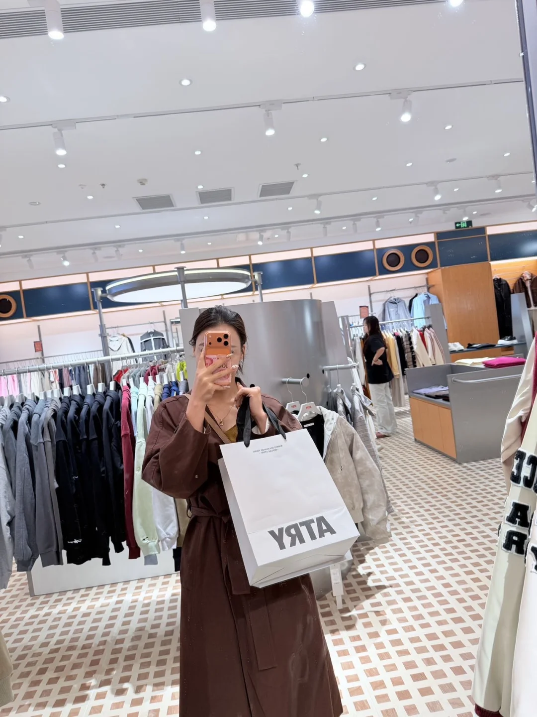 广州这店我能逛100次！买二送一拎满袋才百来