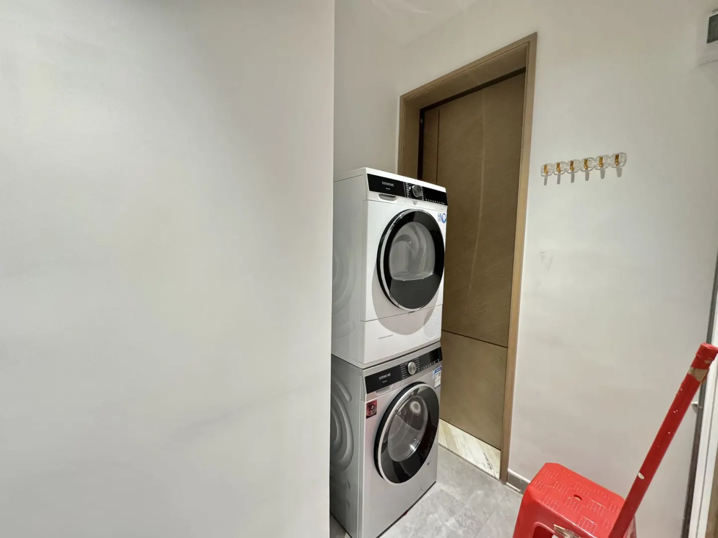 东莞 国贸（奶油风 刚空出）高层出租！！