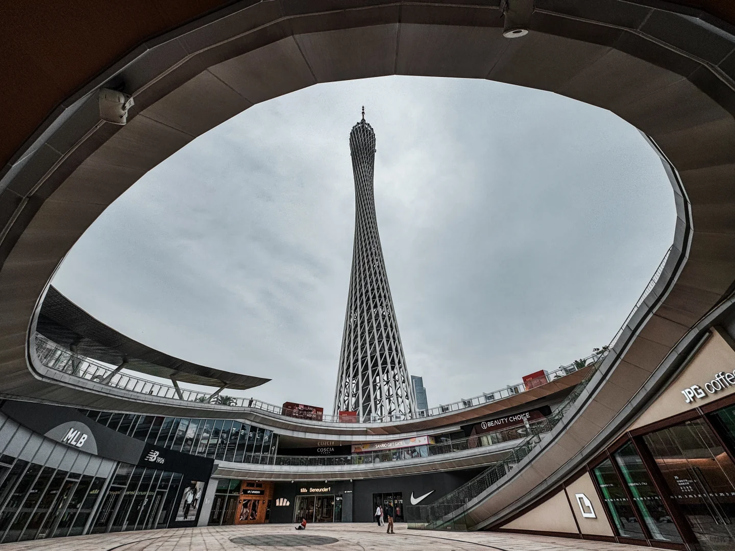 看看你们相册的广州塔