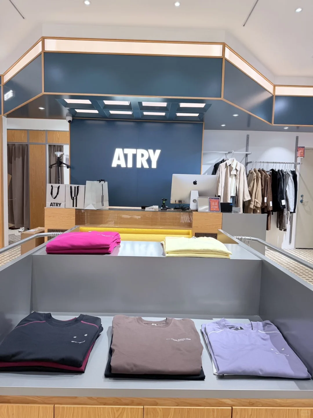 广州这店我能逛100次！买二送一拎满袋才百来