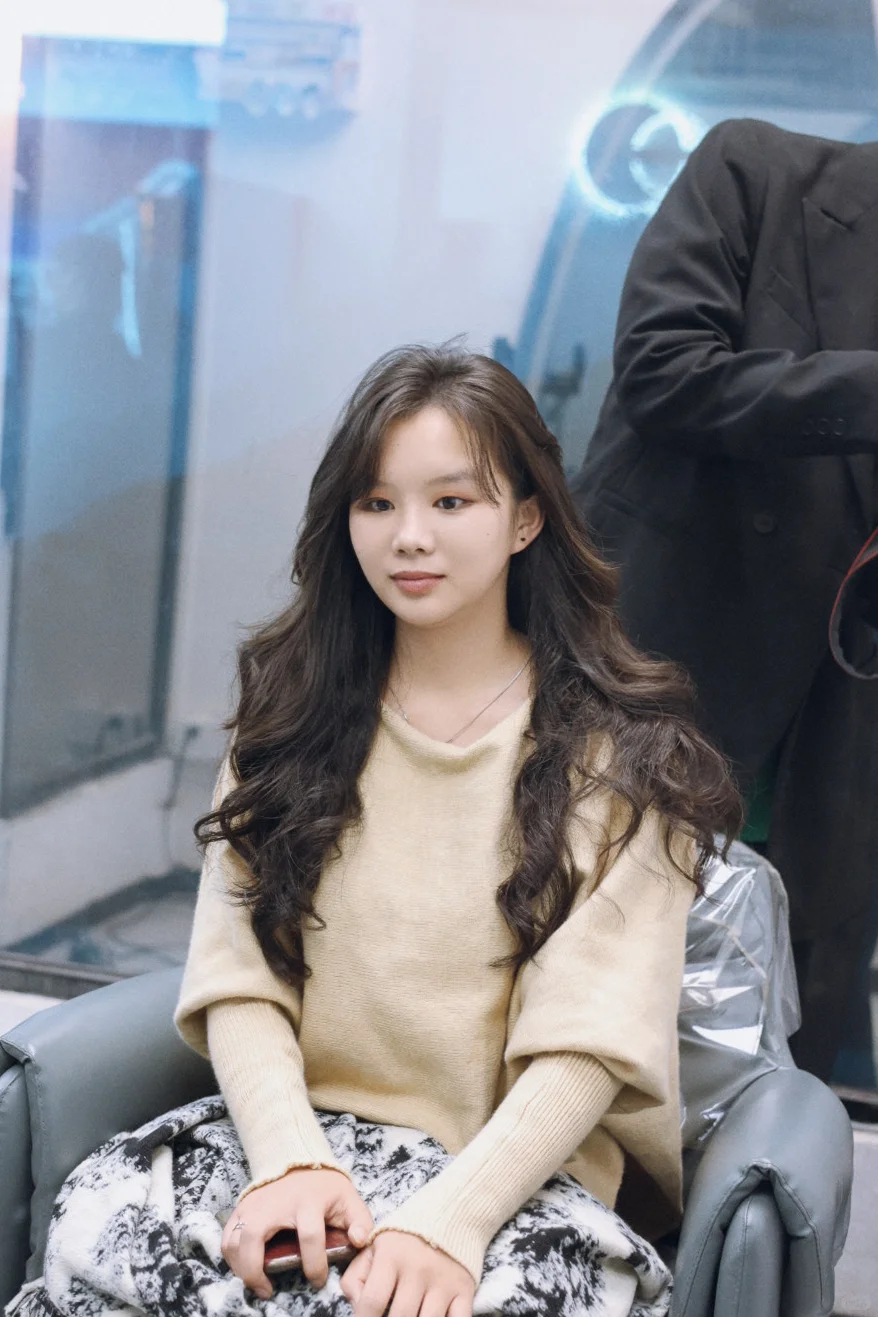 花3.5个小时把头发烫成这样／长发慵懒层次卷