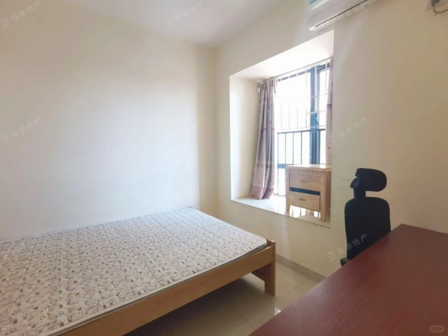 大沙东豫章苑电梯南向三房两卫3600求租