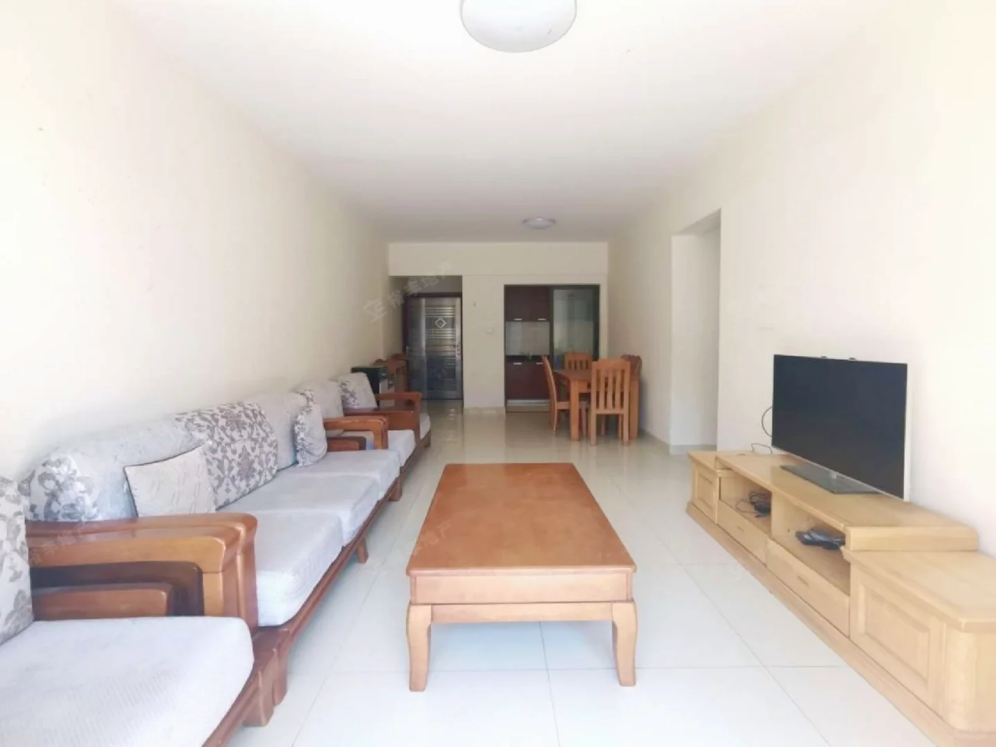 大沙东豫章苑电梯南向三房两卫3600求租