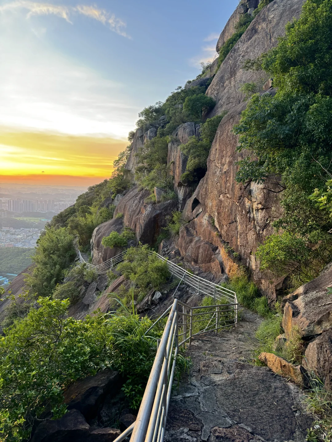 被深圳这个山顶世纪晚霞震撼到了！！！