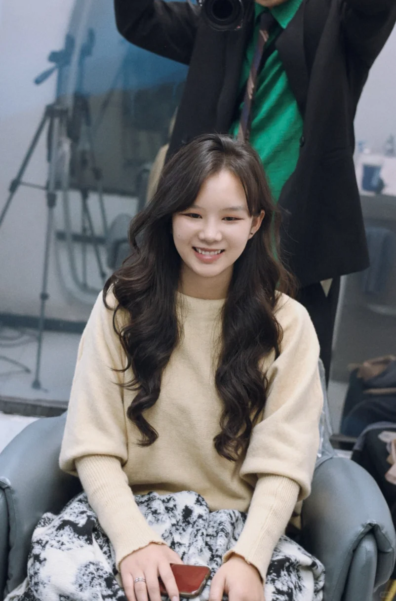 花3.5个小时把头发烫成这样／长发慵懒层次卷