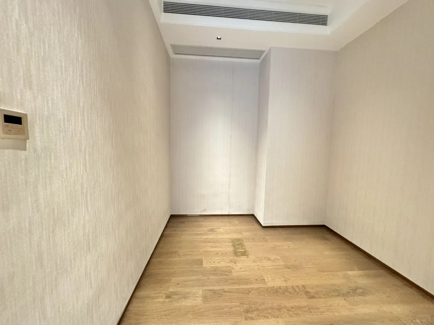 东莞 国贸（奶油风 刚空出）高层出租！！