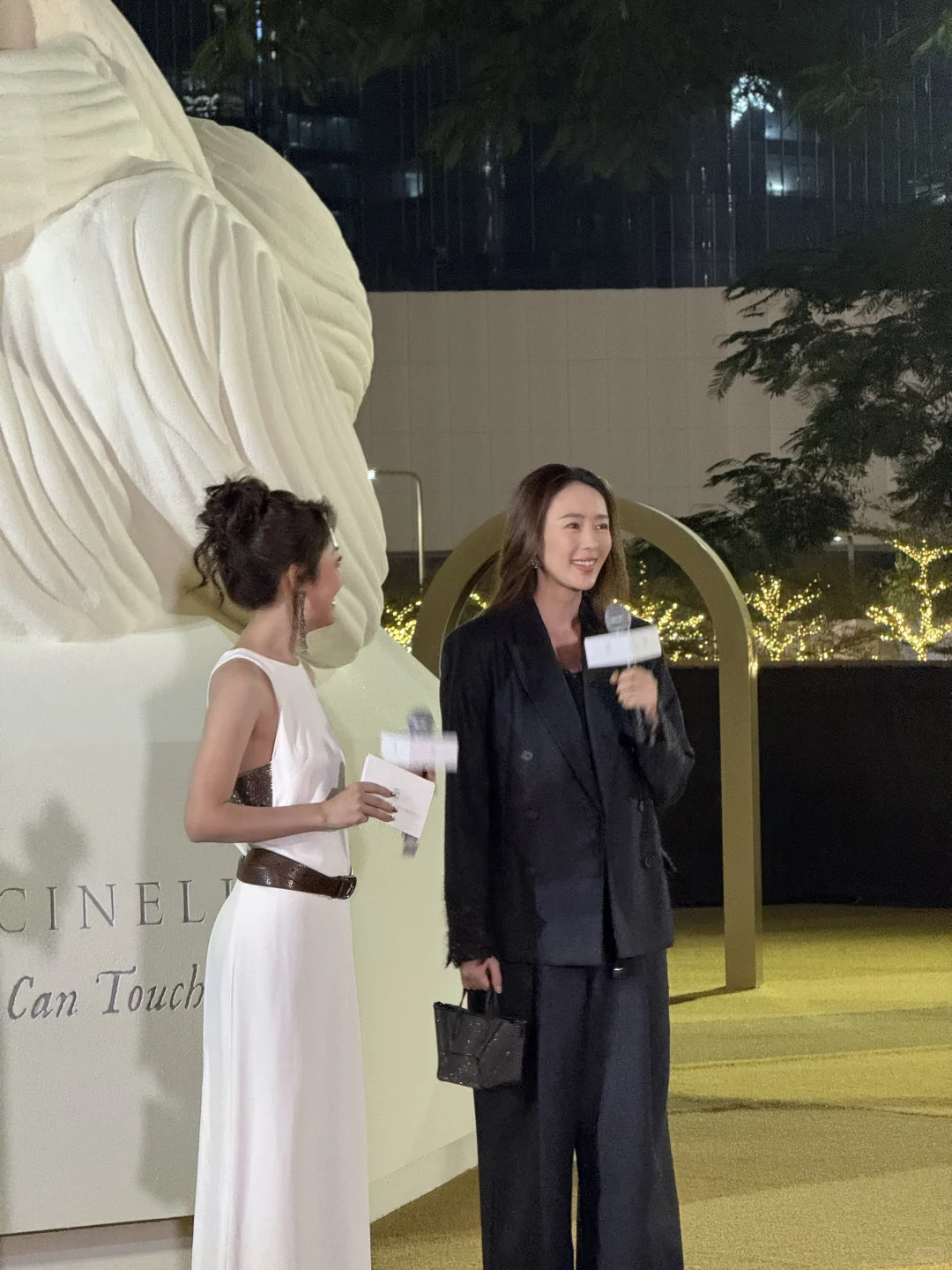 现在 在深圳湾万象城 好多人啊🤩🤩🤩