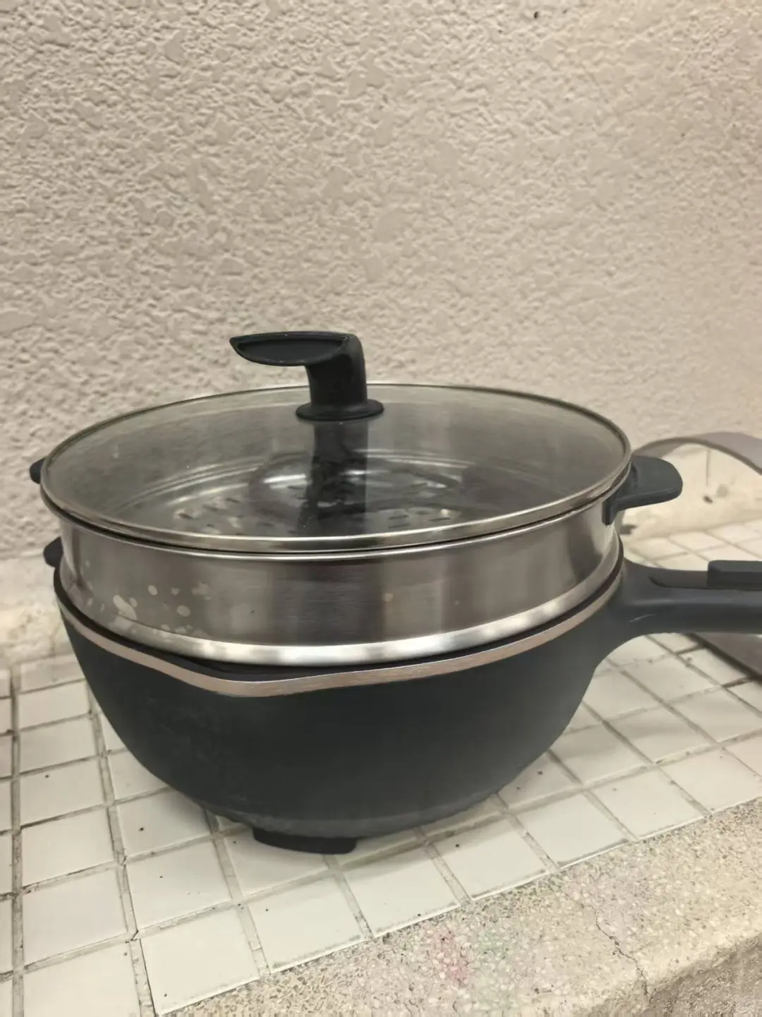 深圳罗湖口岸附近出九成新苏泊尔电炒锅