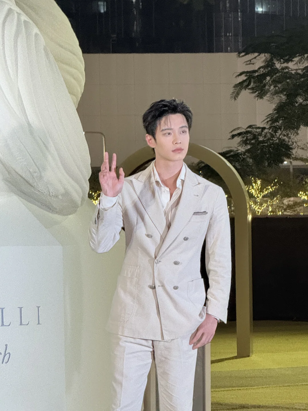 现在 在深圳湾万象城 好多人啊🤩🤩🤩