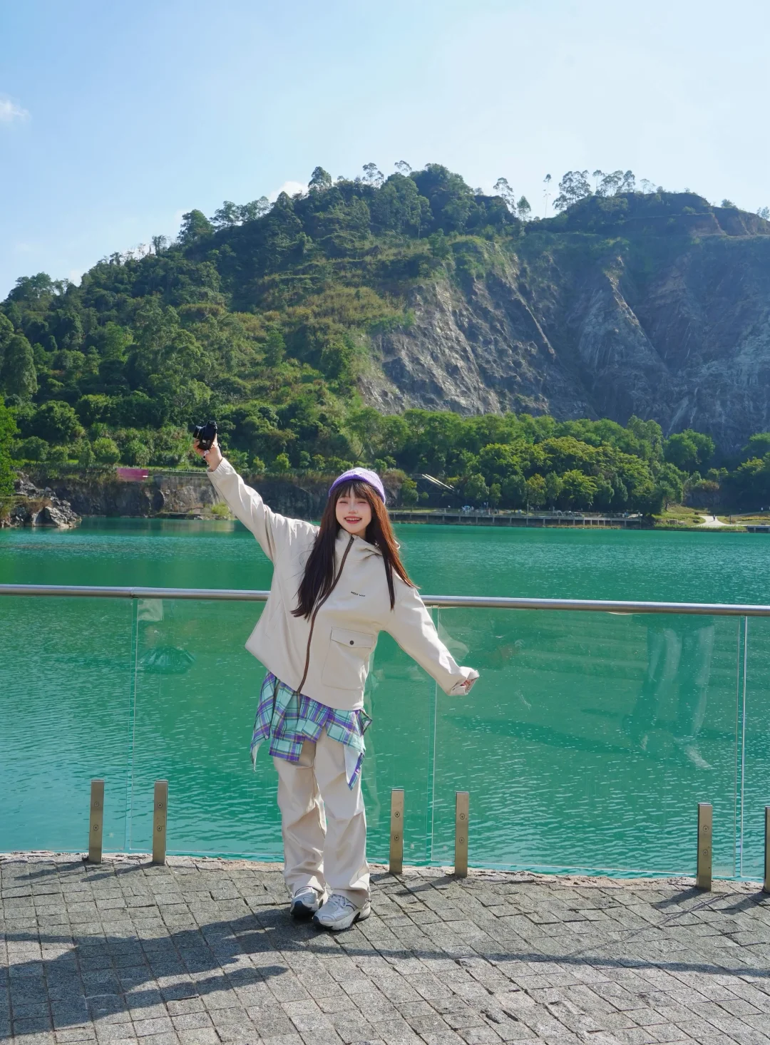 😭被晴天下的东莞“小九寨沟”美哭了！