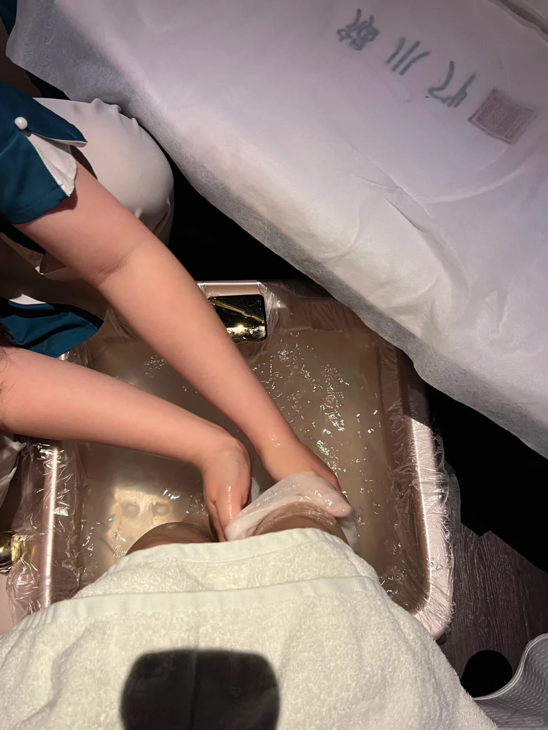 东莞💆新一站式解压圣地，4K影院式享受+沐足