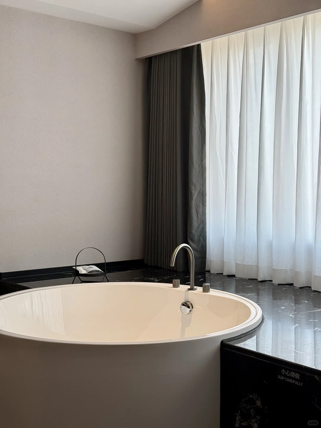 东莞新开的！有浴缸🛁的酒店！！好chill~