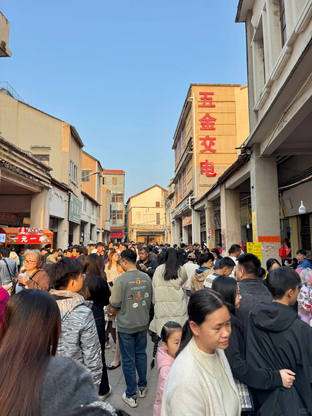 东莞什么时候有这么多人了…说10W都少了