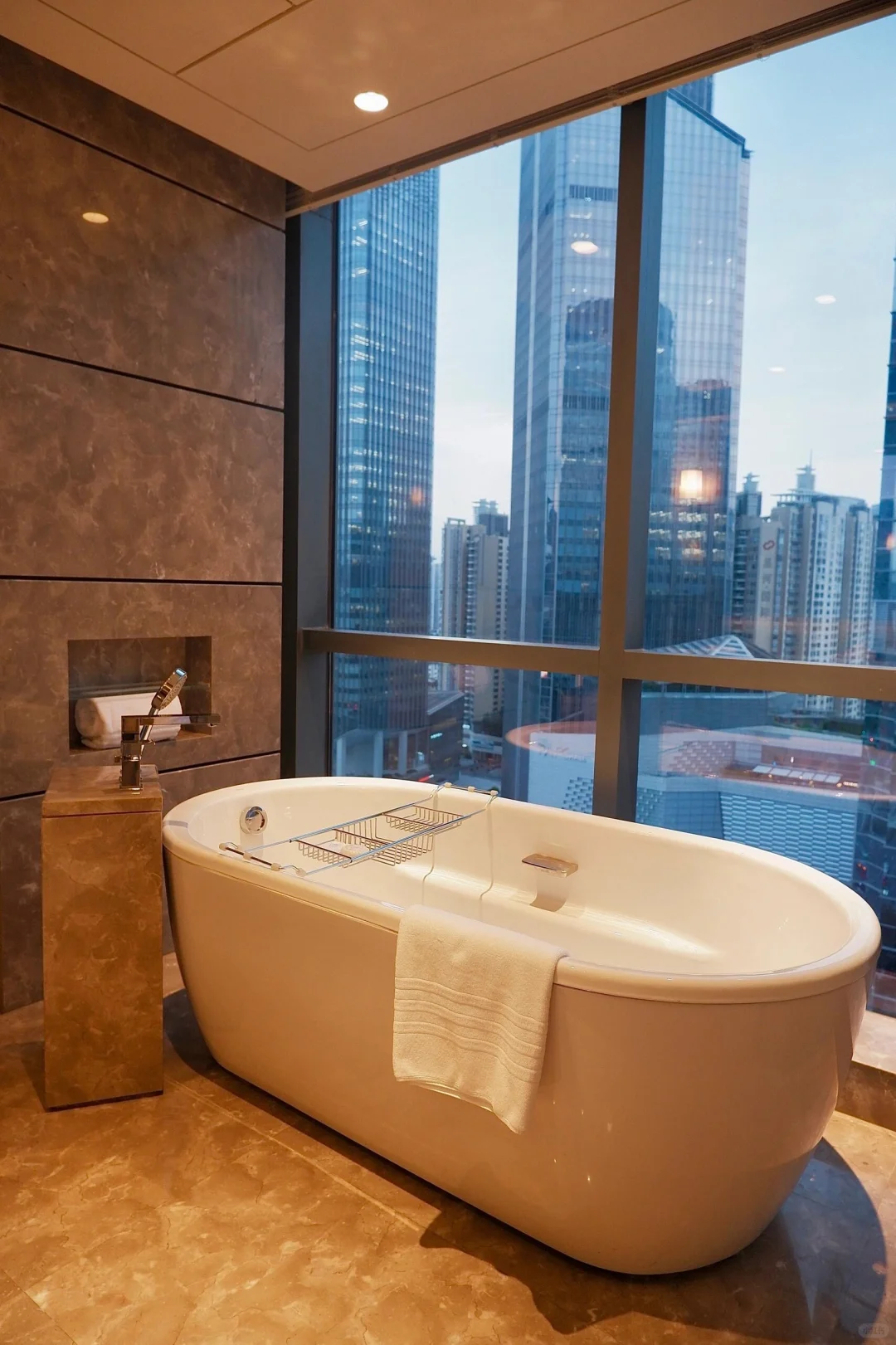 还有人去深圳吗？（11.18-12.31）急出深圳酒店