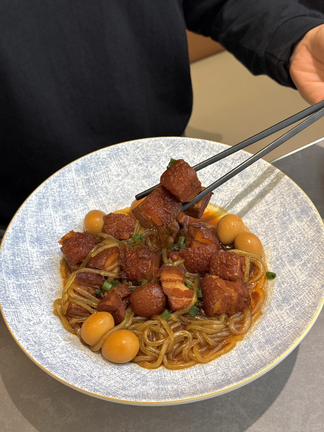 在广州！真的不能没有东北铁锅炖。。。