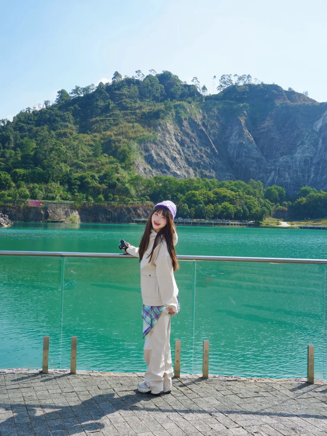 😭被晴天下的东莞“小九寨沟”美哭了！