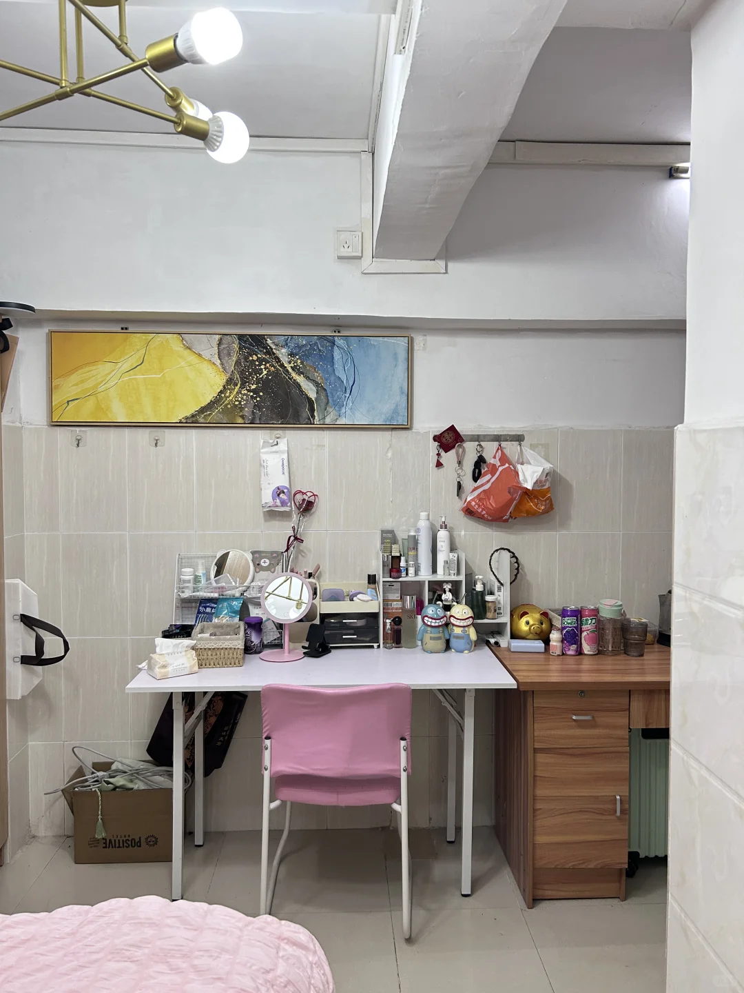 东莞医疗厂月薪7000左右、03独居贵州女孩