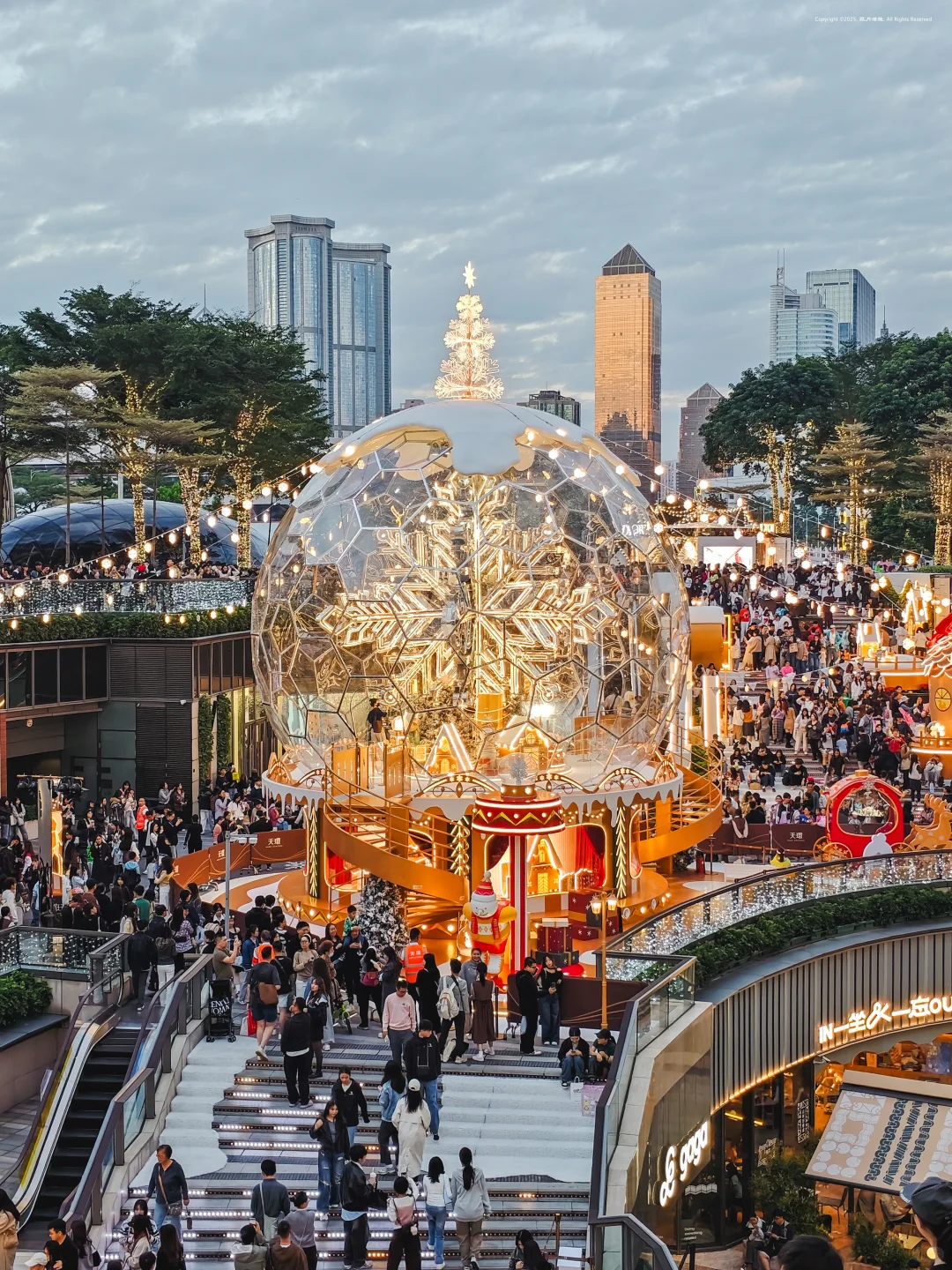 这个周末全广州的人都在天环了吧😂😂