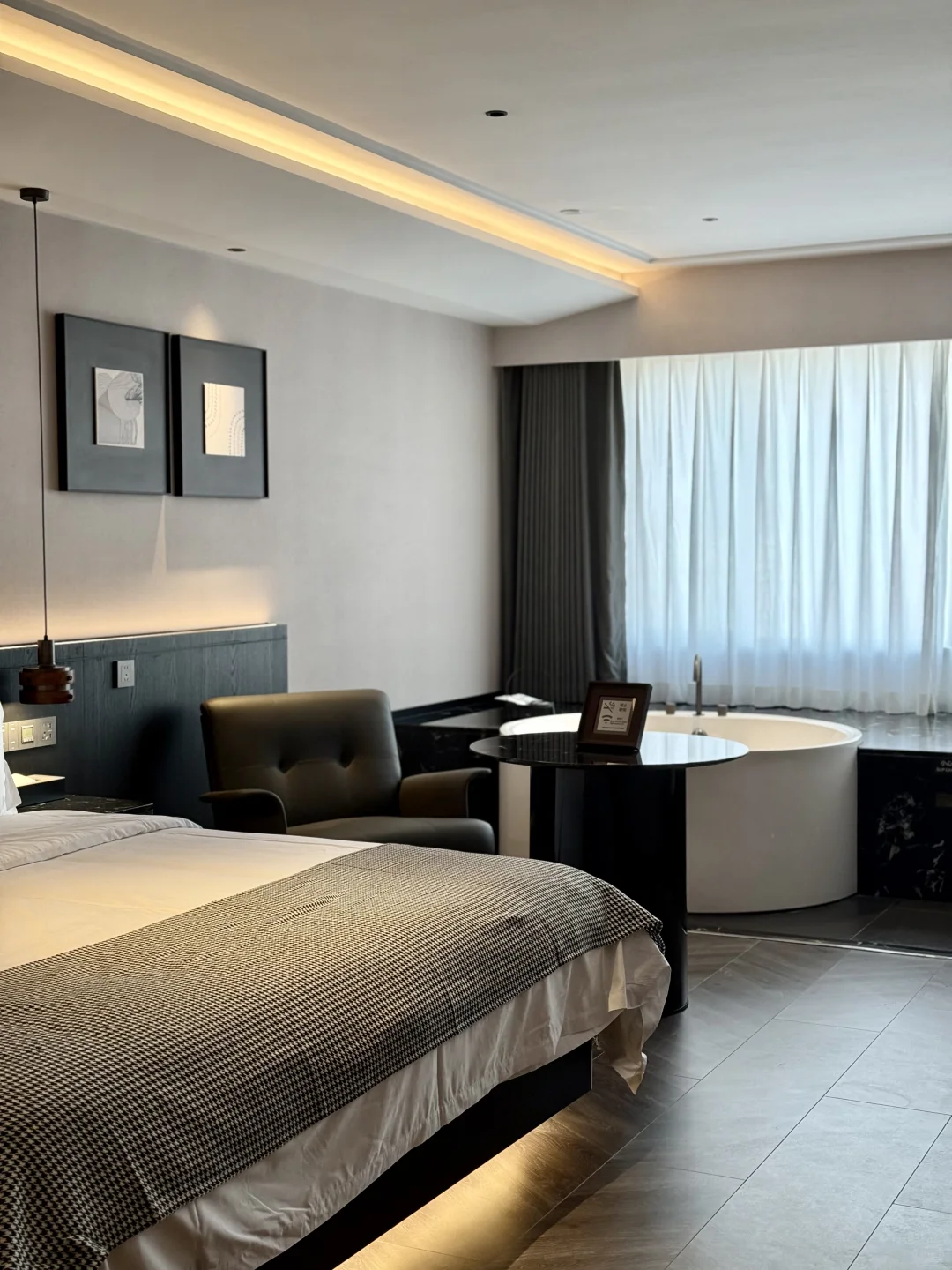 东莞新开的！有浴缸🛁的酒店！！好chill~