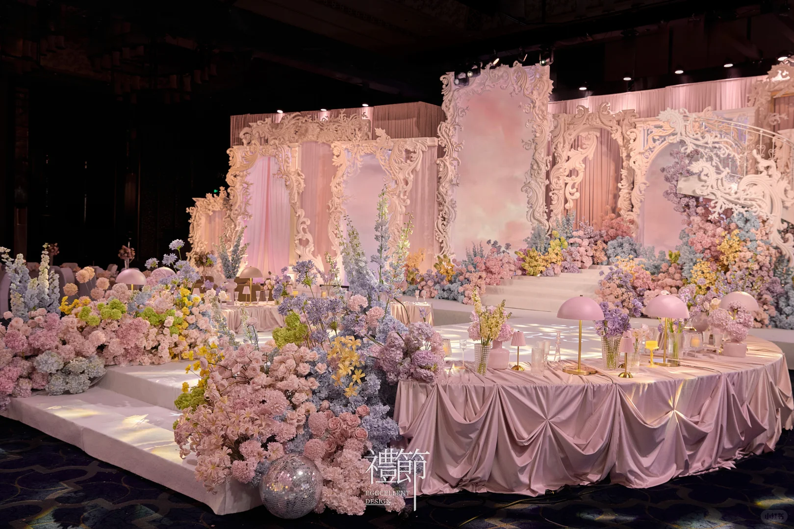 暮色微醺发光的法式日光花园婚礼出场区～