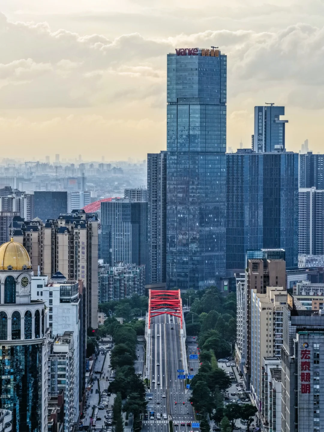 东莞的天际线和城市建筑群