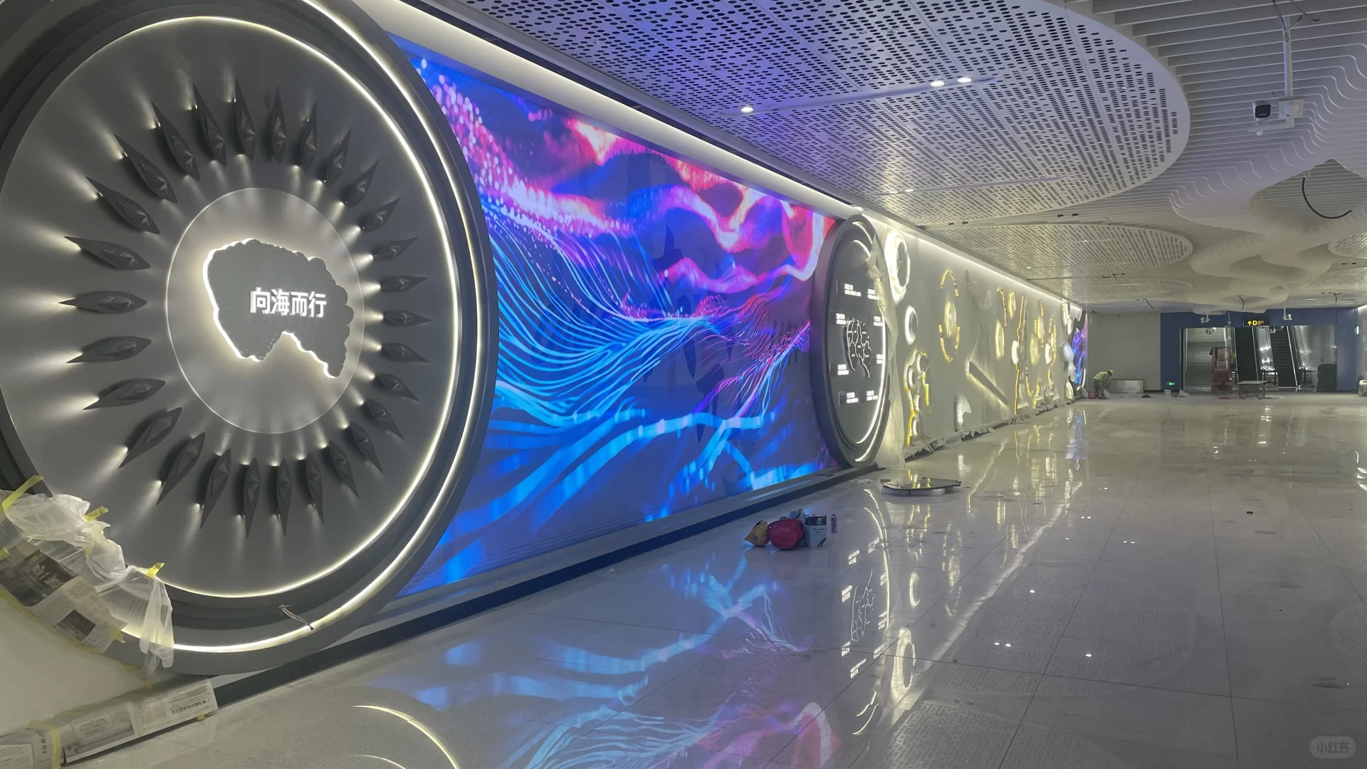 东莞地铁艺术墙