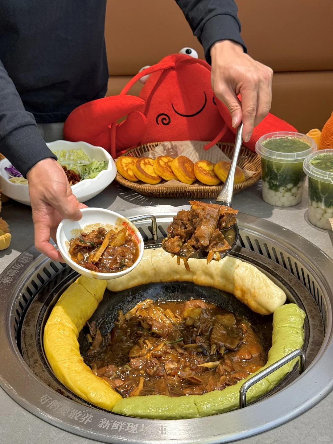 在广州！真的不能没有东北铁锅炖。。。