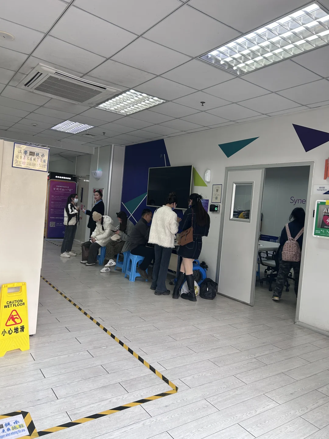 东莞医疗厂月薪7000左右、03独居贵州女孩