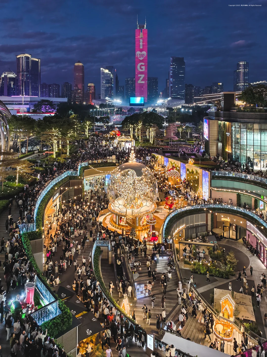 这个周末全广州的人都在天环了吧😂😂