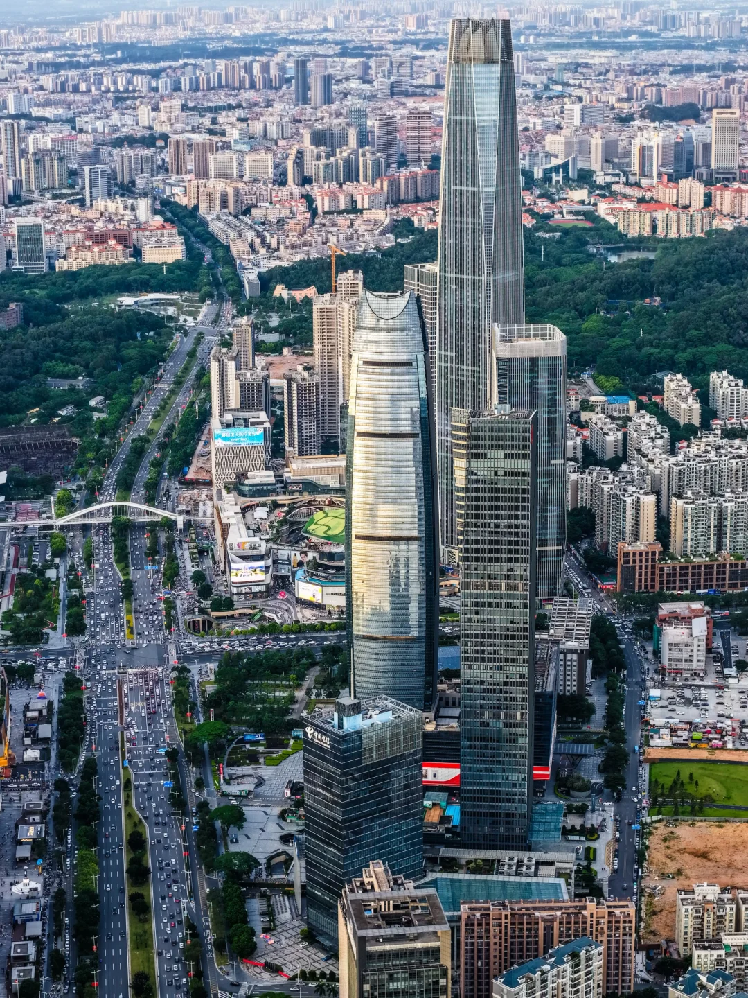 东莞的天际线和城市建筑群