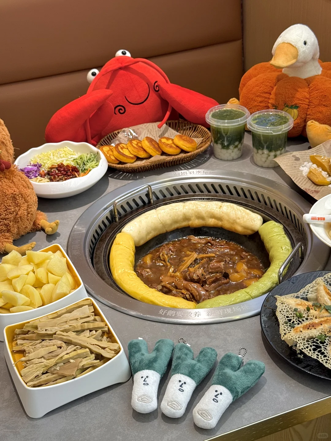 在广州！真的不能没有东北铁锅炖。。。