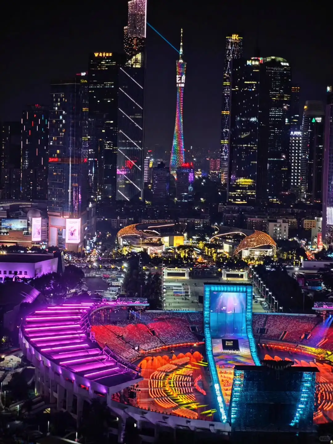 第一次觉得广州夜景美的这么纵深立体
